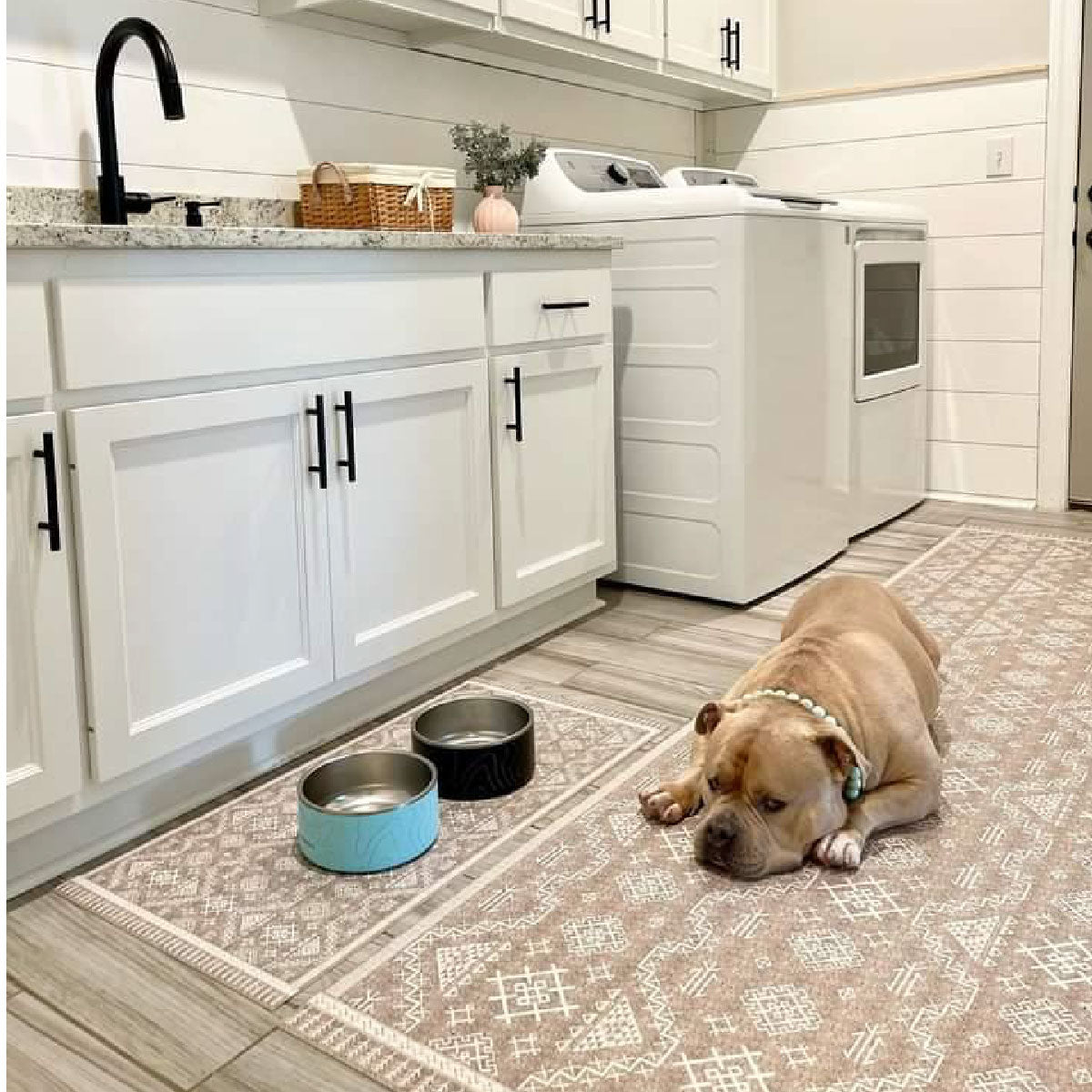 Murren Vinyl Pen Mat