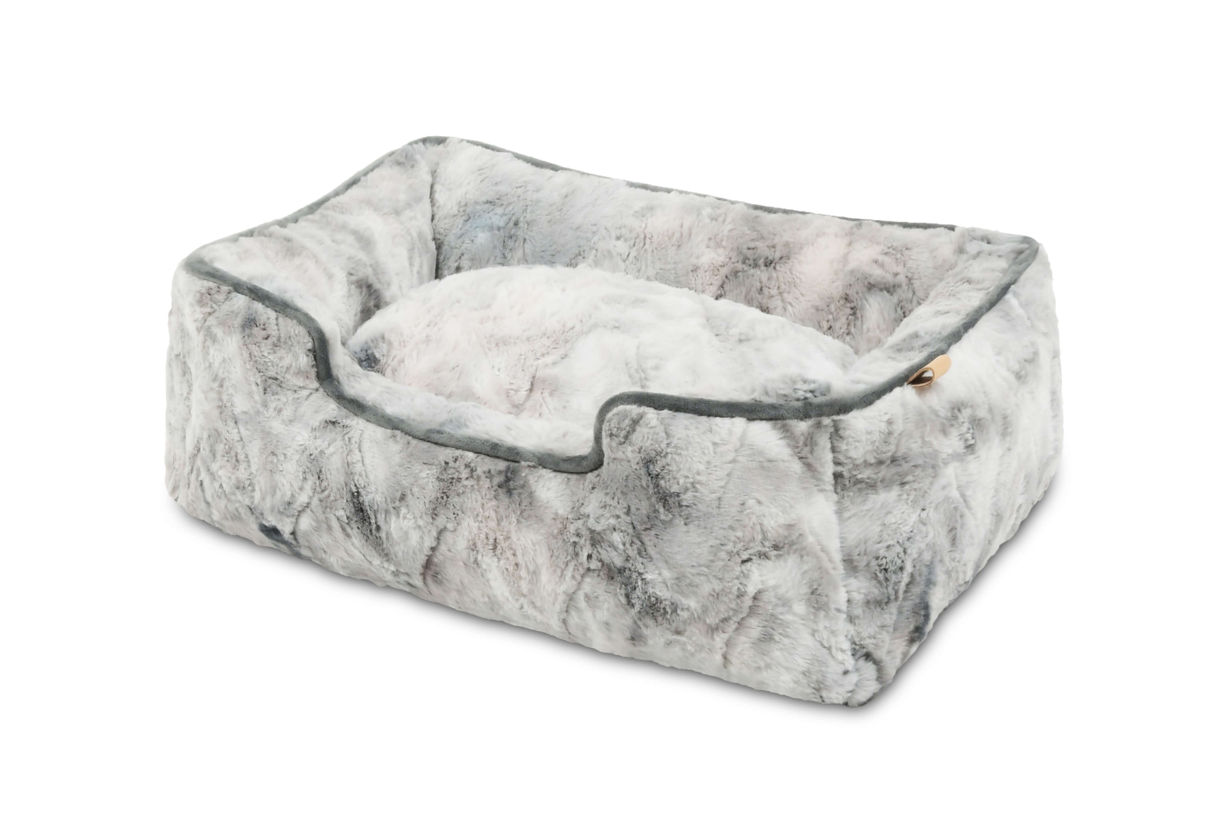 Dreamland Lounge Bed for dogs in soft faux fur with high sides for extra support